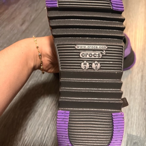 CROCS Brown Comfort Sandals with Adjustable Straps - Picture 7 of 9